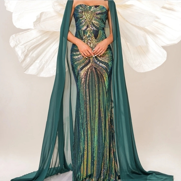 Cape Tube Top, Two Piece, Strapless with an added Cape,  Contrast Sequin… - Picture 3 of 16